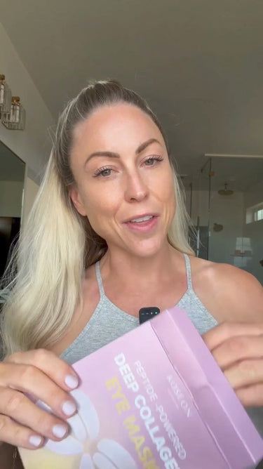 Customer holding up the KOLLAE Collagen Peptide Eye Mask 2.0 box